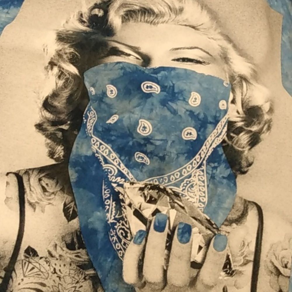 Marilyn Monroe Blue Tie Dye Graphic Tee size Medium - Picture 4 of 6